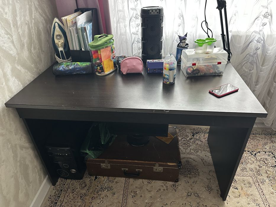 Стол письменный / компьютерный