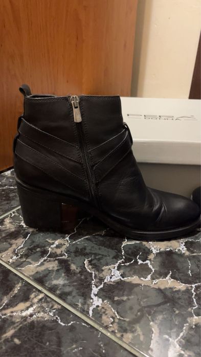 Боти от естествена кожа