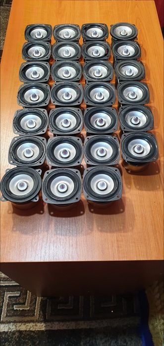 Z5500 sateliți sau difuzoare pt sateliți!