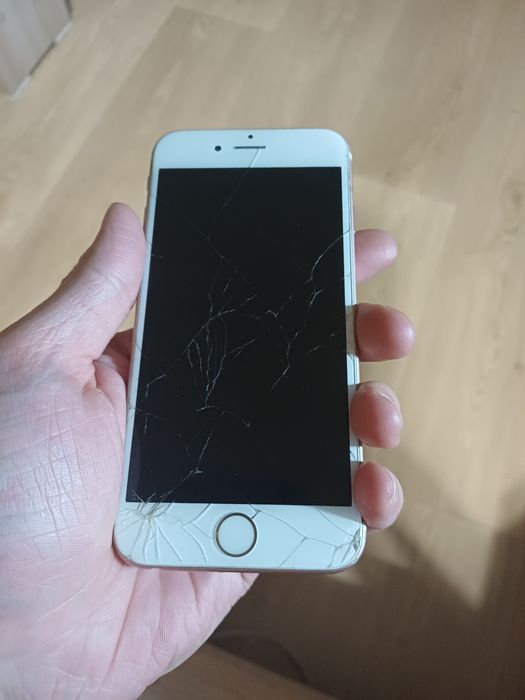IPhone 6s продам на детали