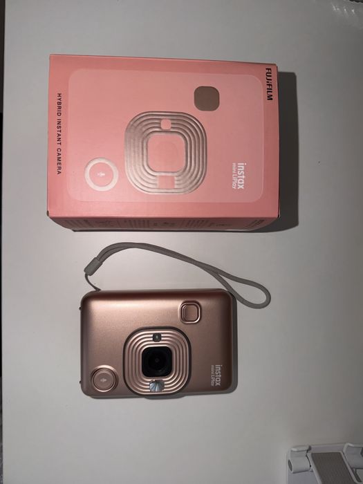 Fujifilm Instax Mini LiPlay (розовый)
