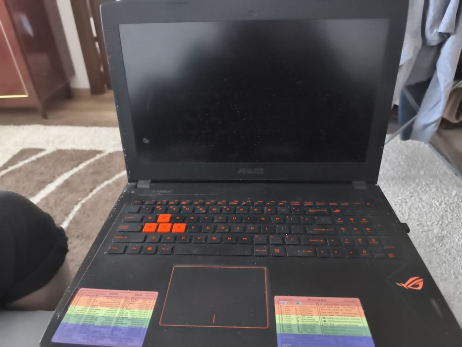 Vând Laptop asus pentru gaming