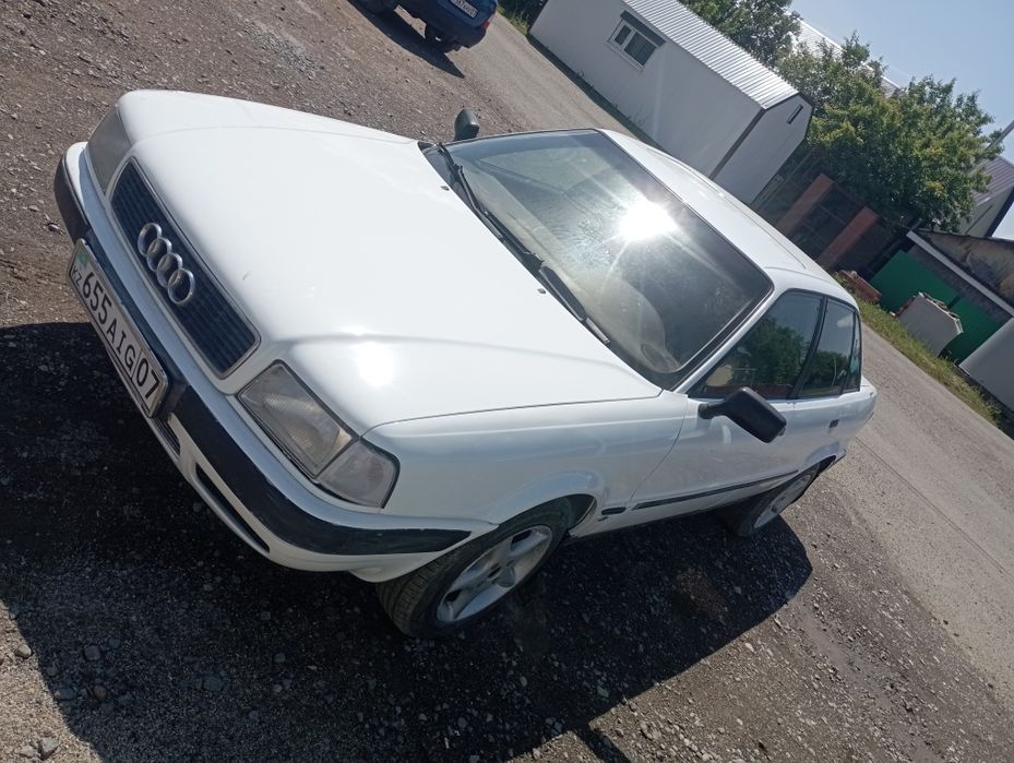 Продам Ауди б4  1992 г