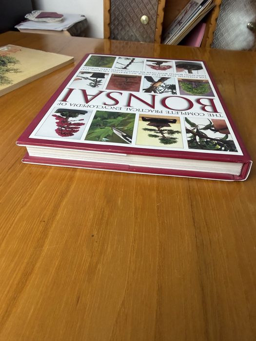 The Complete Practical Encyclopedia of Bonsai + книжка за Бонсаи