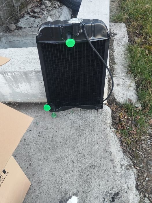 Radiator tractor Massey ferguson 135 .173. same Ursus pret 1150 lei se