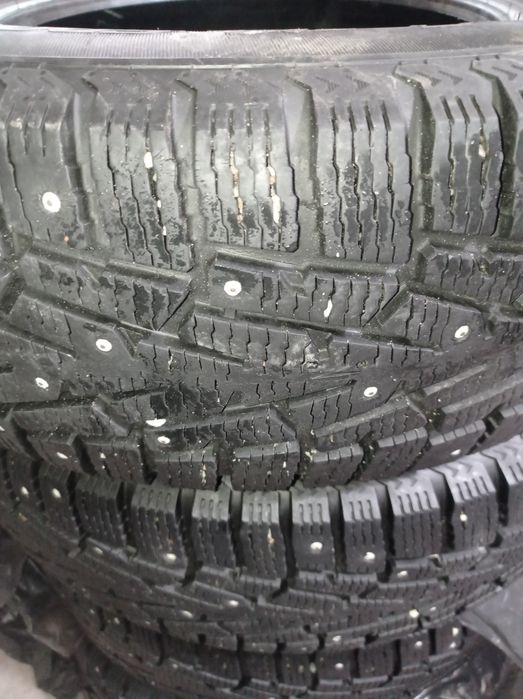 Продам шины 235/70r16 зимние