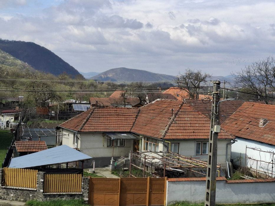 Casă + teren de vânzare proprietar Vețel, jud. HD toate utilitatile