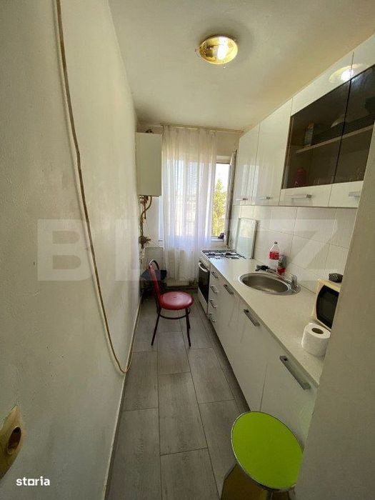 Apartament cu doua camere, semidecomandat