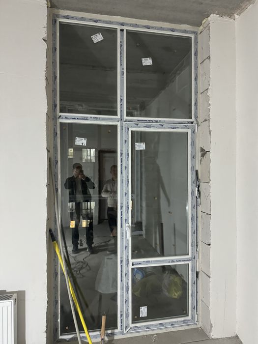 Пластиковое окно с дверью