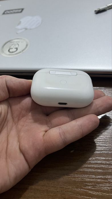 Продам AirPods Pro 1 поколения