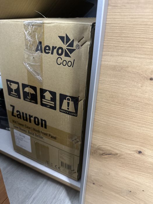 Carcasa aeroocool zauron.