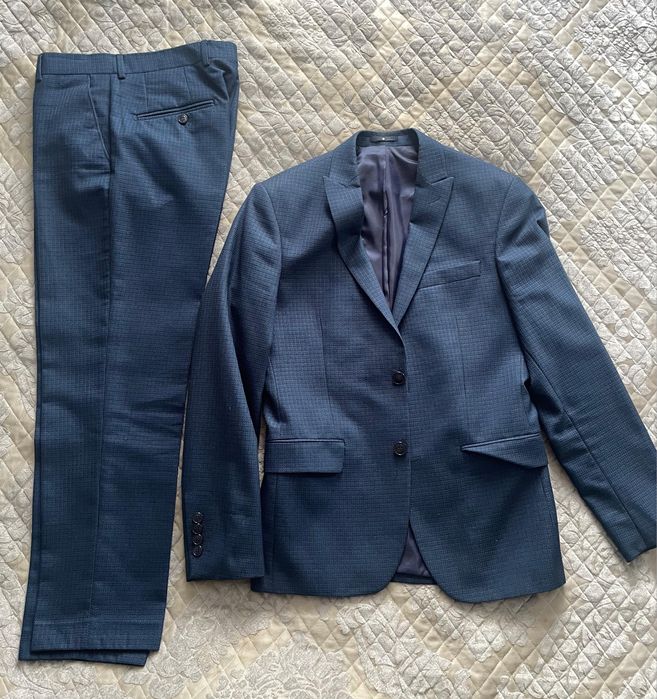 Продам костюмы в хорошем состоянии ситать описание