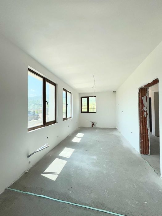 Продава се Къща в с. Брестник, Област Пловдив - 205 кв.м за 1400 €/кв.м - Снимка #2