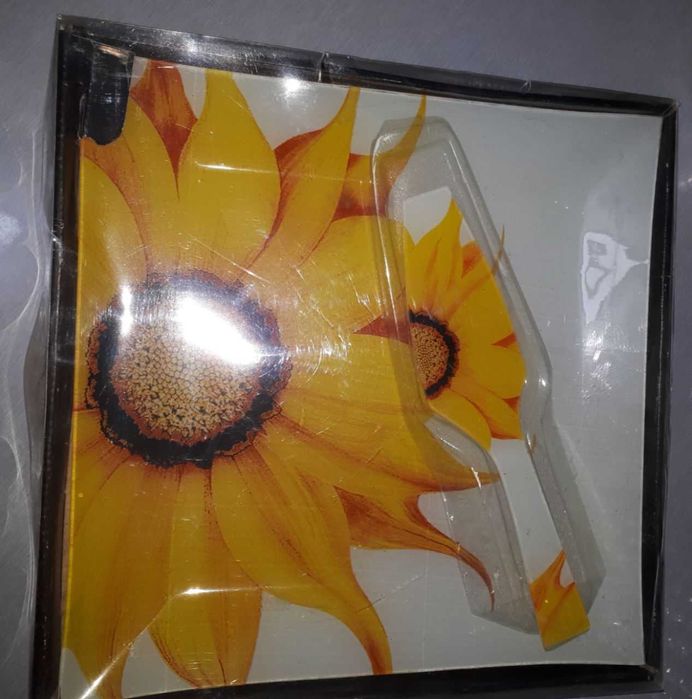 Тарелка и лопатка для торта.