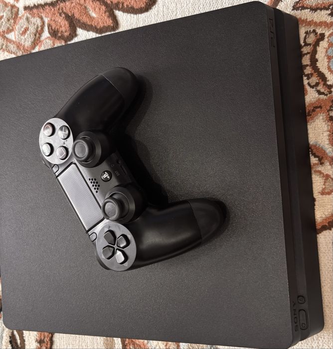 Playstation 4 в отличном состоянии