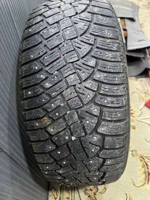 Продам 2 зимние шины Continental IceContact XTRM