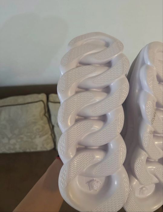 Versace Chain Reaction