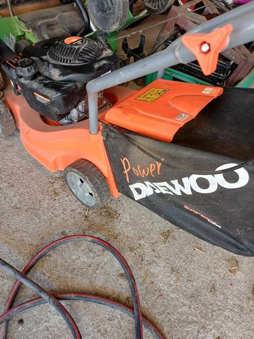 Daeoo бензинова косачка