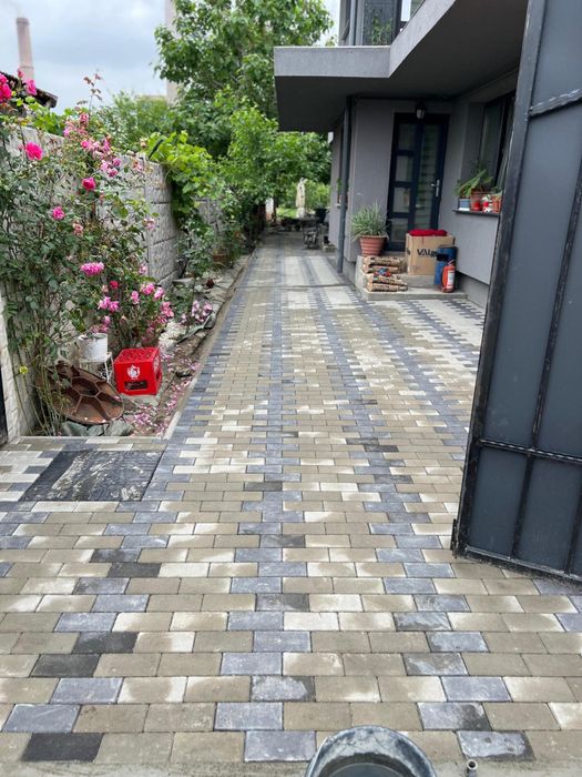 Montez pavele si borduri