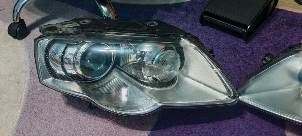 Faruri bixenon cu functia cornering VW Passat b6