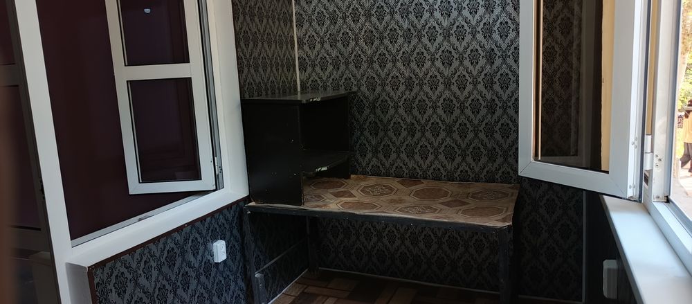 Продается своя квартира 3 комнатная на первом этаже