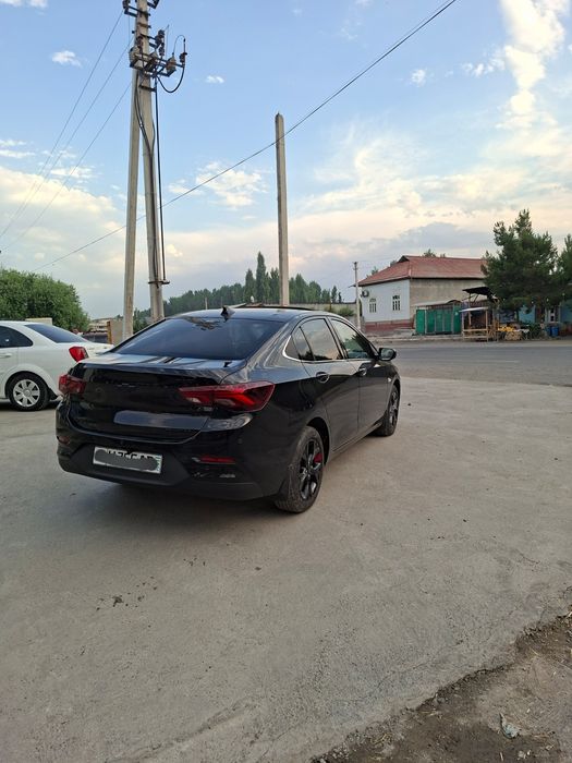 Srochna sotiladi kraska toza
