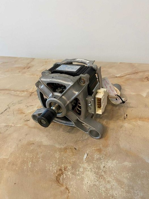 Motor masina de spalat Hotpoint Ariston marca Welling YXT220'2B 5 pini