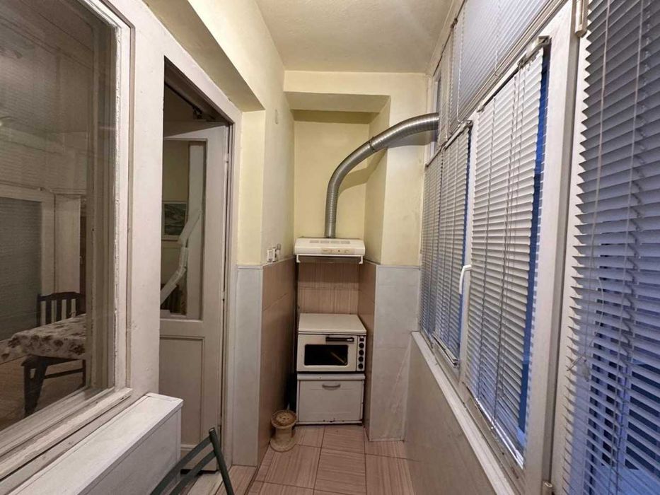 Продава се Двустаен апартамент в Пловдив, Център - 75 кв.м за 905 €/кв.м - Снимка #8