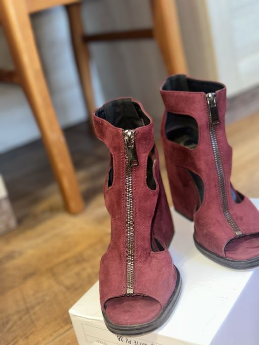 Обувь женская бордовый цвет