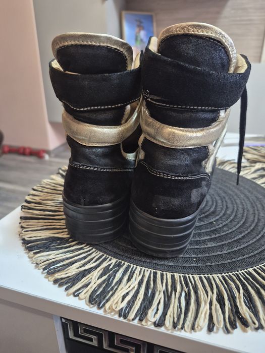 Дамски боти от естествен велур