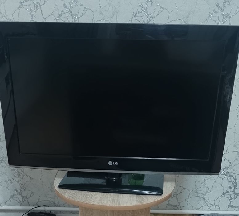 Продам Телевизор LG