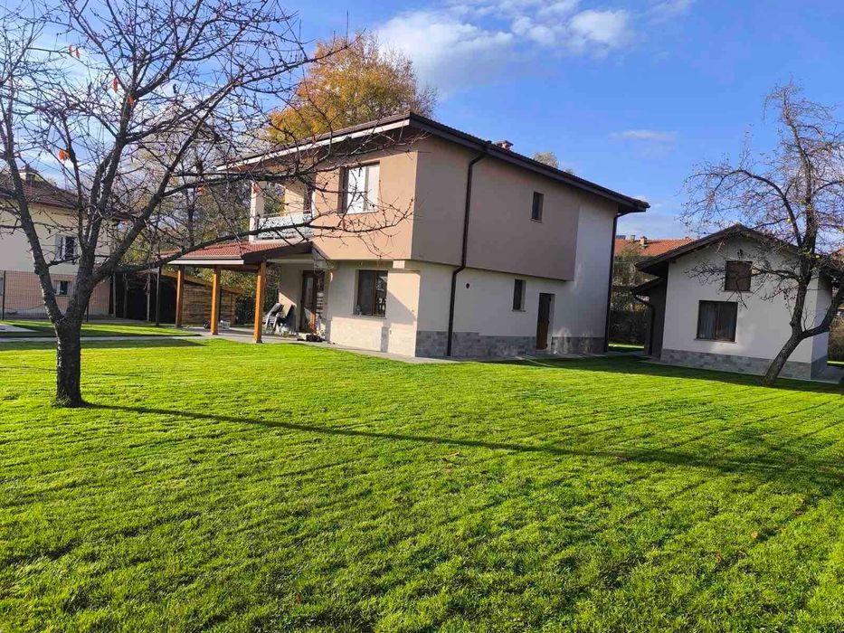 Къща в с. Драгичево, област Перник, на 17 км. от цетъра на гр. София