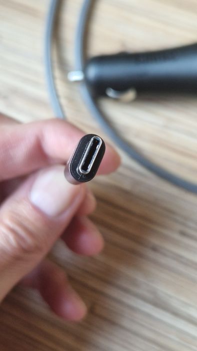 Зарядно за кола и кабел