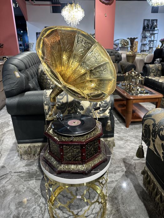 Продаётся Граммофон Патифон Ретро Антиквар Все работает как новый