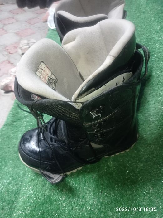Продам лыжние ботинки