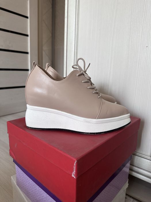 Продам весенний обувь