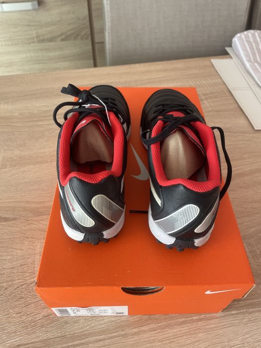 Ghete fotbal Nike Jr Tiempo Natural IV LTR TF- noi, marimea 35
