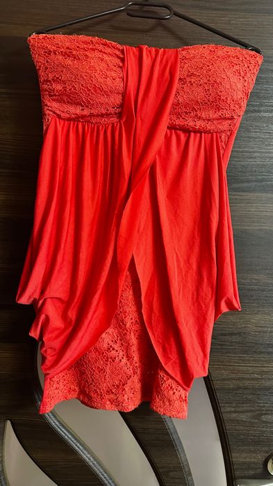 Дамски елегантни рокли