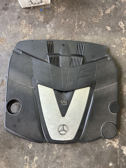 Капак двигател Mercedes E280/320  W211 224кс