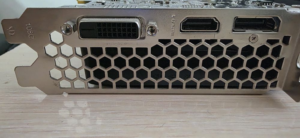 Видеокарта GTX 1050Ti