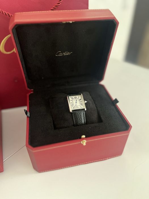 Часы Cartier Tank