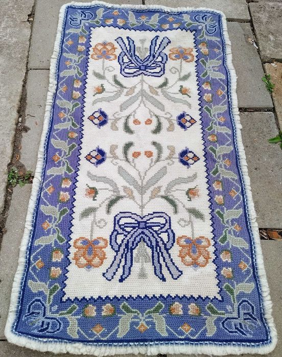 Традиционни килими от регион на Португалия, ръчно изработени.