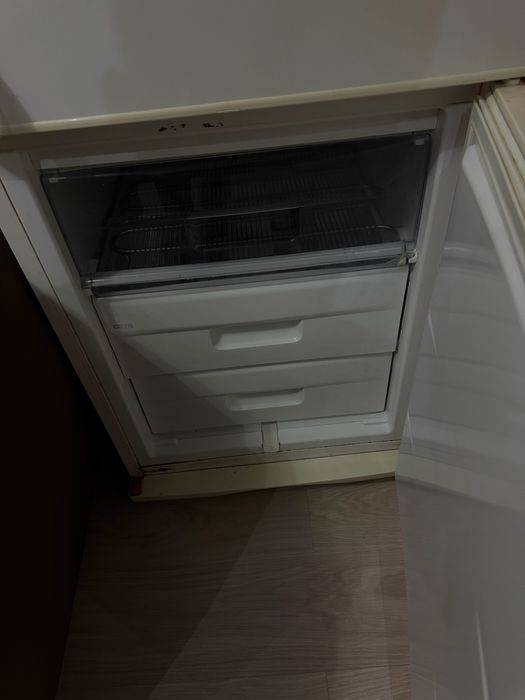 Продам холодильник Snaige