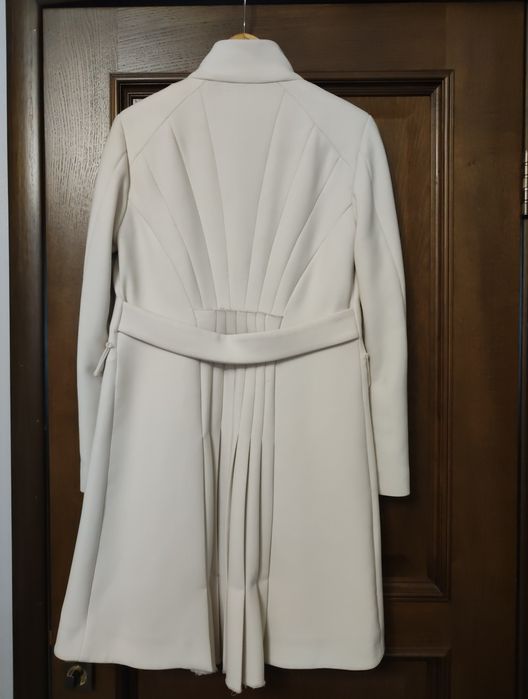 Польто демисезонное.