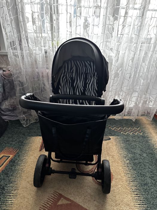 Продам коляску  . .