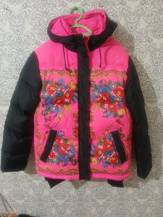 Продам женскую верхнюю одежду