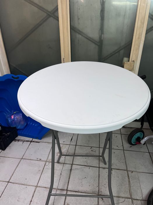 Продавам маса  кръгла