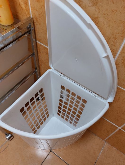 Корзина для белья угловая