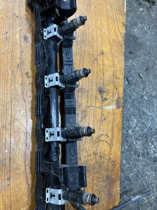 Ford fiesta 2009година 1.25i 82кс Горивна рейка с дюзи