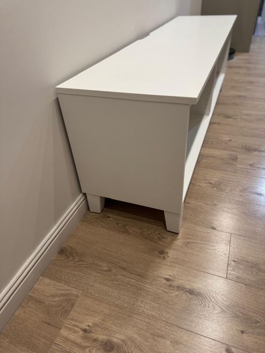 Продаю тумбу под телевизор IKEA